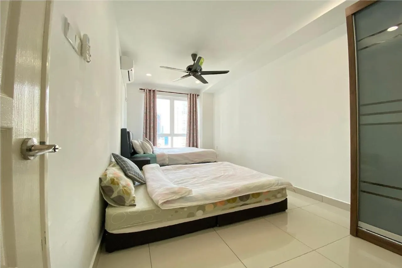Oyo 90192 Mo Suites George Town