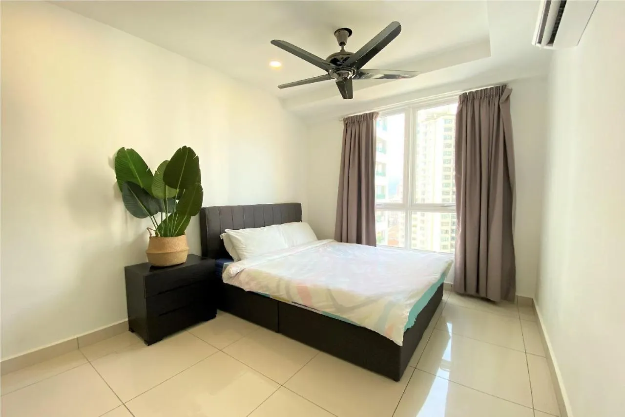 Oyo 90192 Mo Suites George Town