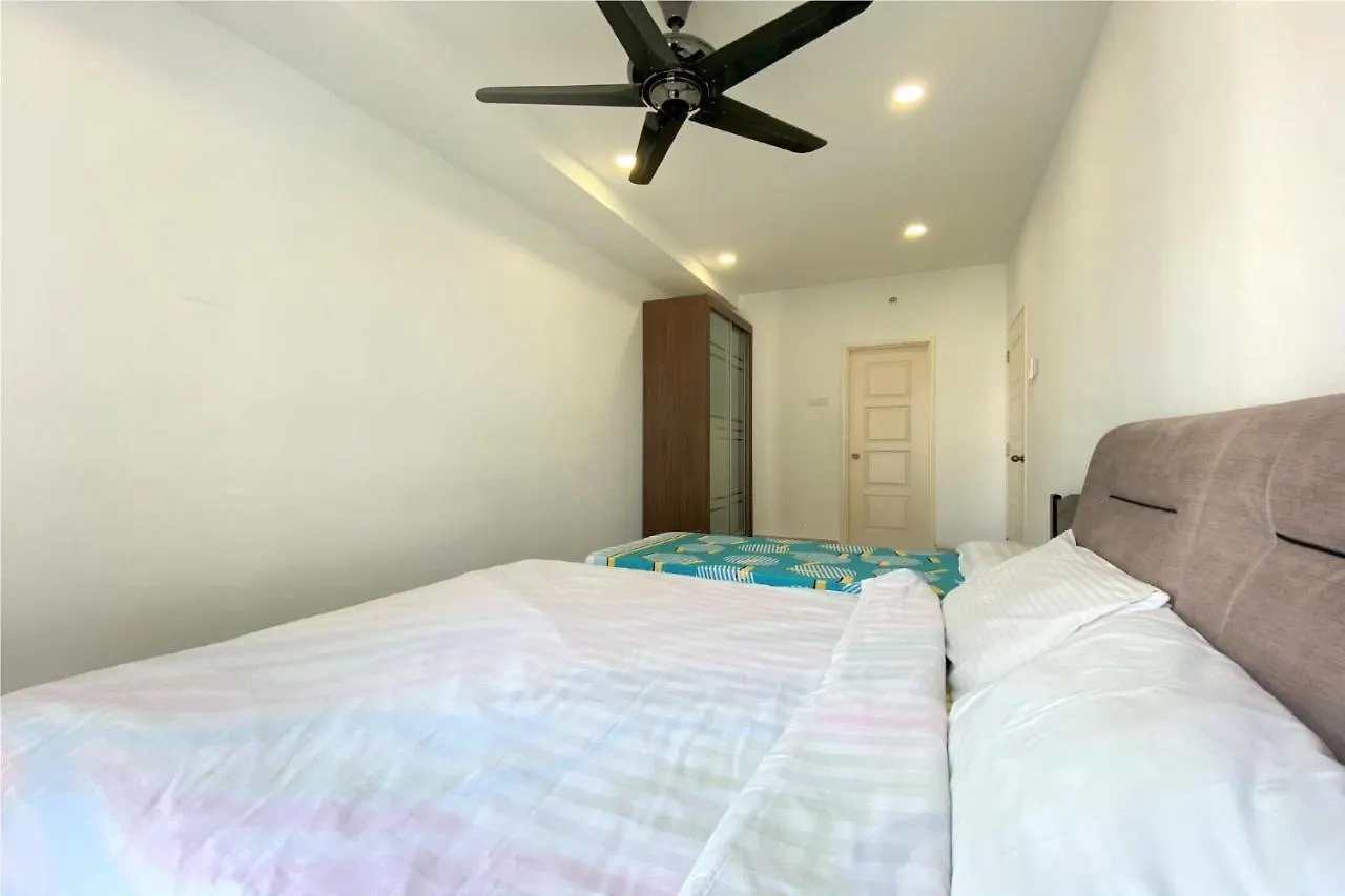 Oyo 90192 Mo Suites George Town 2*,