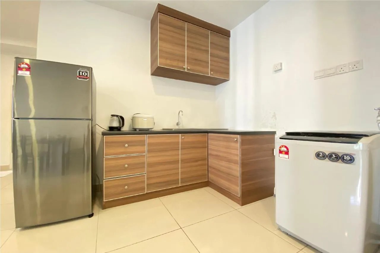 Oyo 90192 Mo Suites George Town Hotel
