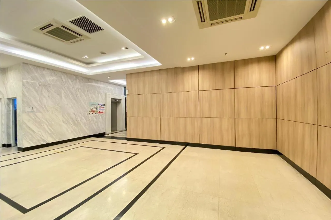 Oyo 90192 Mo Suites George Town Hotel