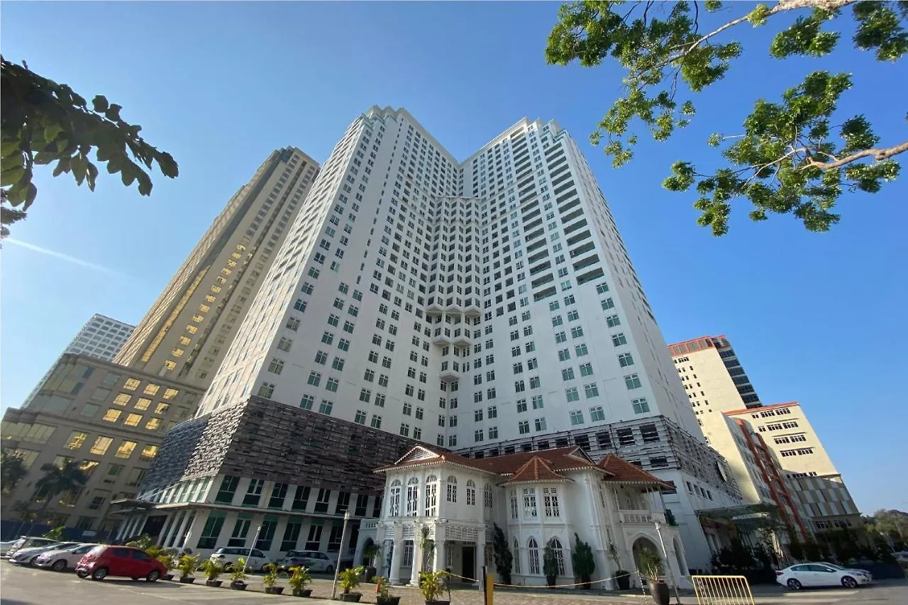 Oyo 90192 Mo Suites George Town